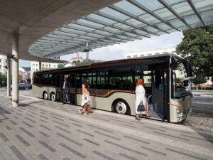 Iveco Crossway LE na nádraží