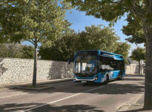 Krátký Iveco E-way při jízdě